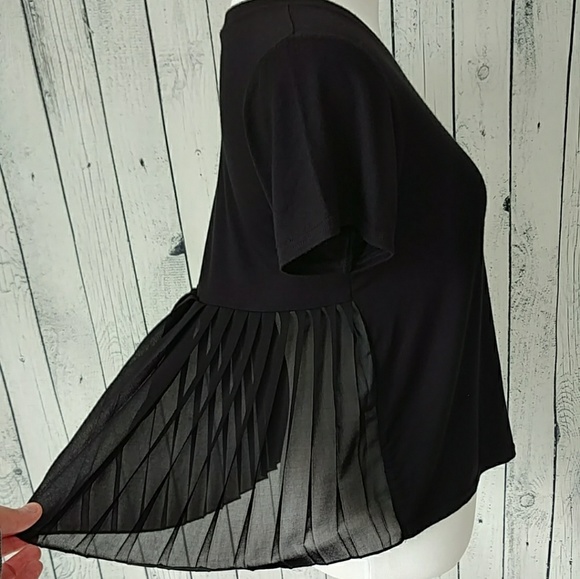 Bar III Tops - 🌹 Bar III casual/dressy cropped tee